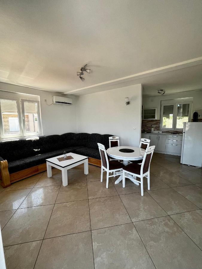 Apartments Apartmani Bojana Utjeha Zewnętrze zdjęcie